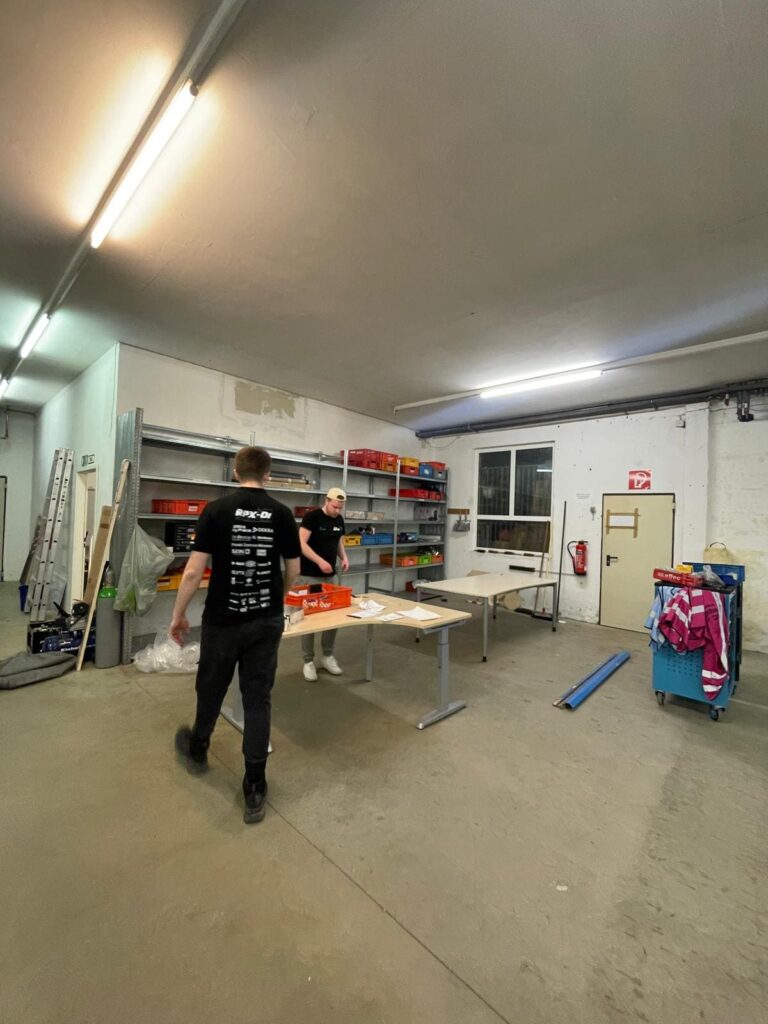 f32442f8-f774-403c-b77d-202d470cad18